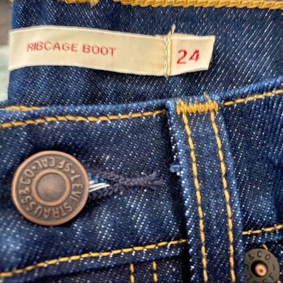 Levi’s Ribcage High Rise Bootcut Jeans - Picture 9 of 13